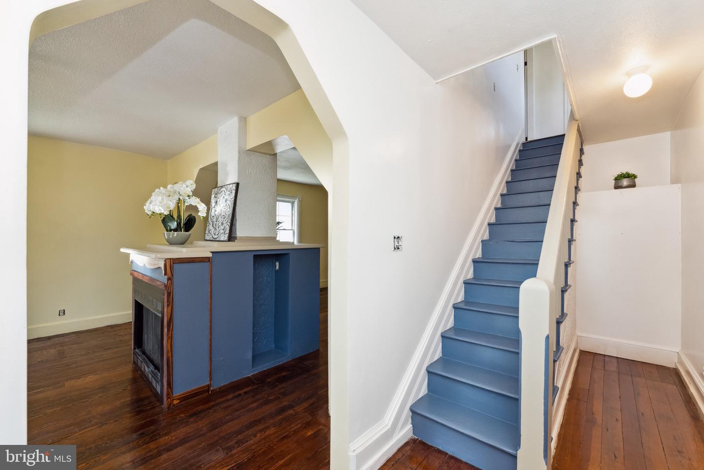 104 W 7th AVENUE