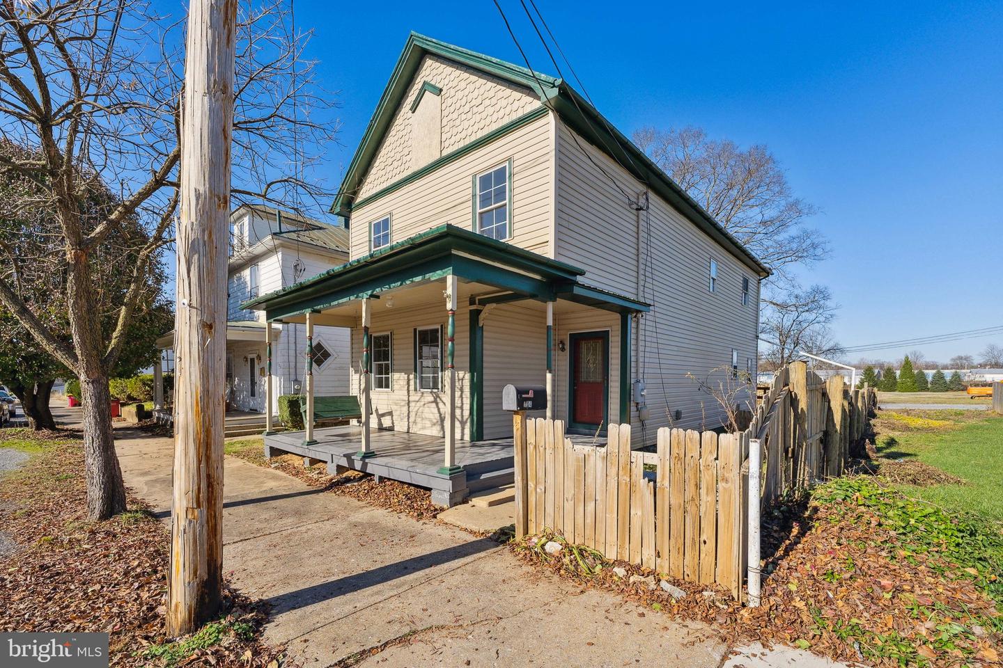 104 W 7th AVENUE