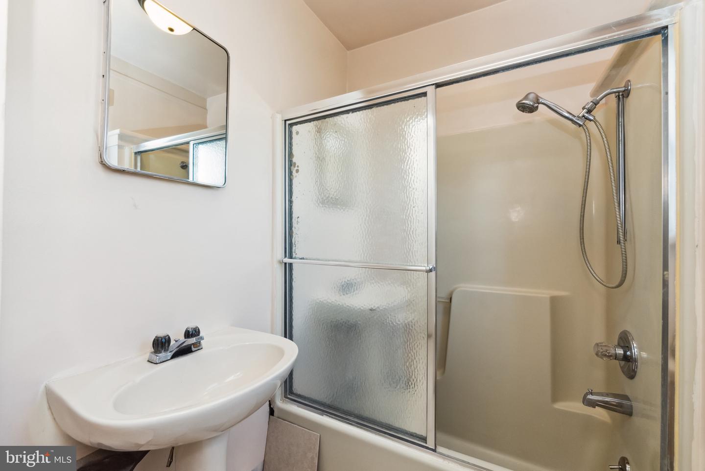 104 W 7th AVENUE
