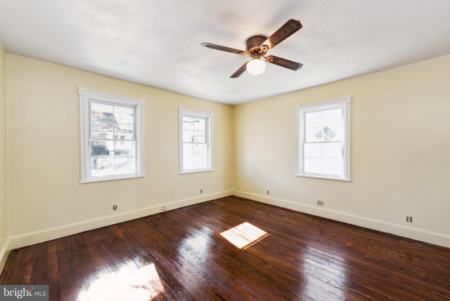104 W 7th AVENUE