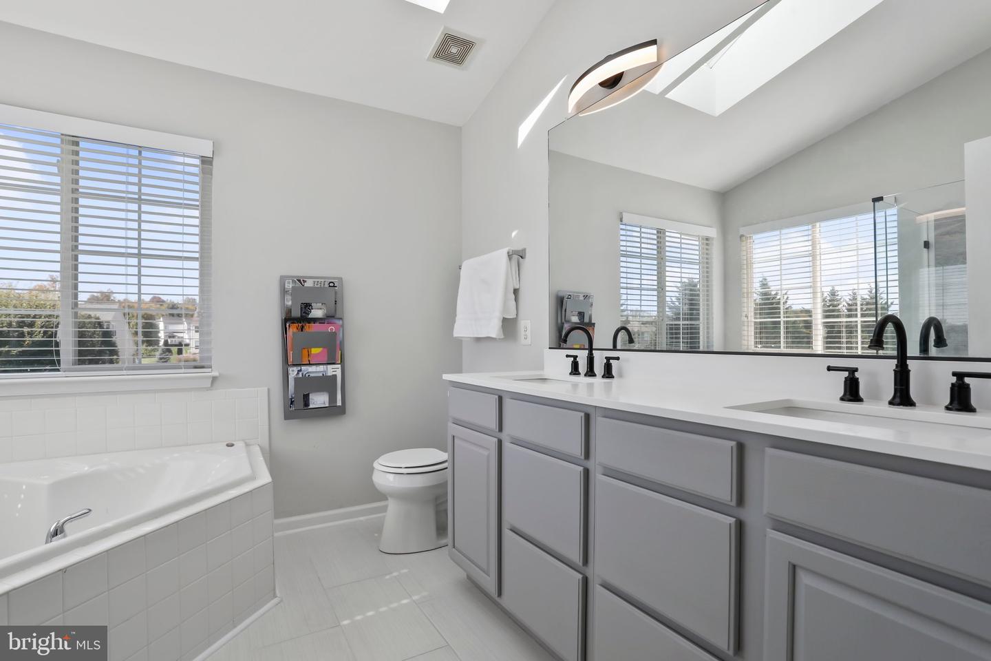 121 Pebble Beach CIRCLE