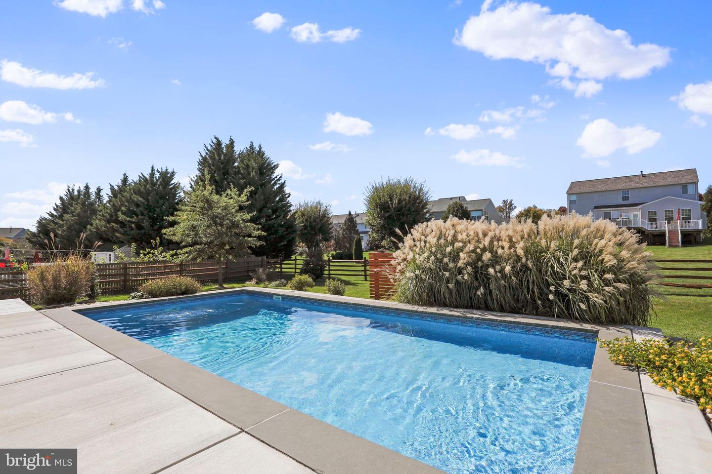 121 Pebble Beach CIRCLE