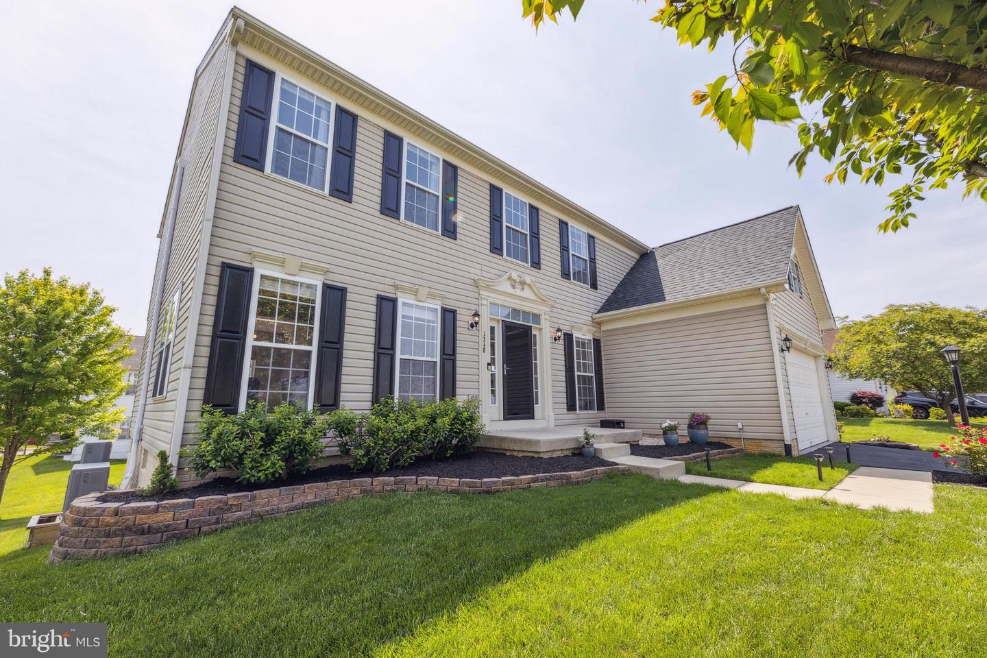 1348 Foal STREET