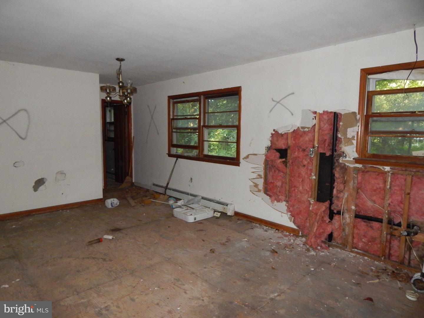 51 Mockingbird LANE