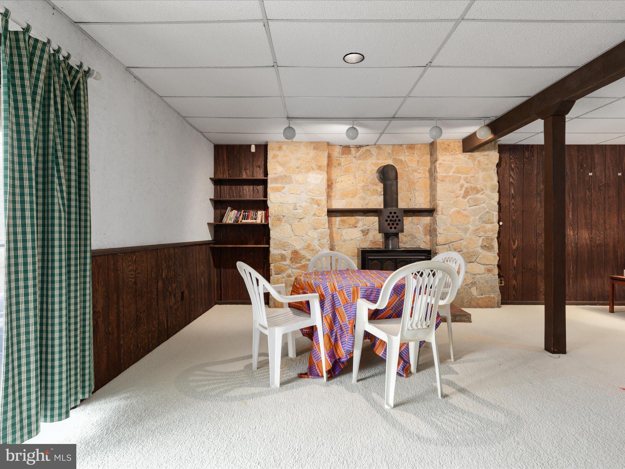102 Twin Cove Court