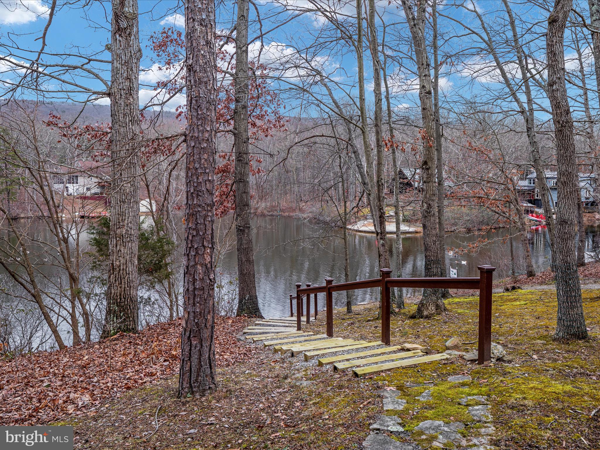 102 Twin Cove Court