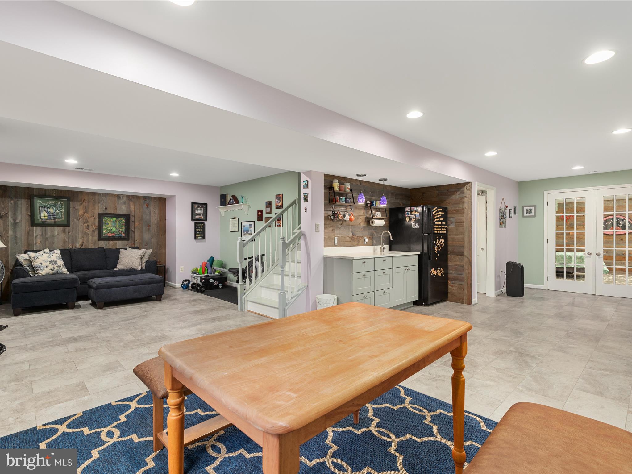 157 Canal Way