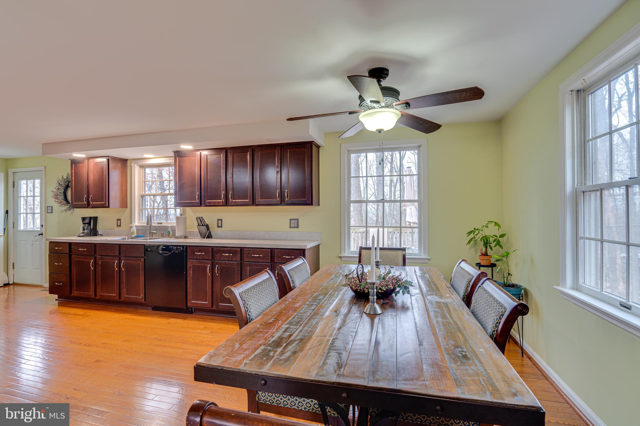 792 Shenandoah River Dr