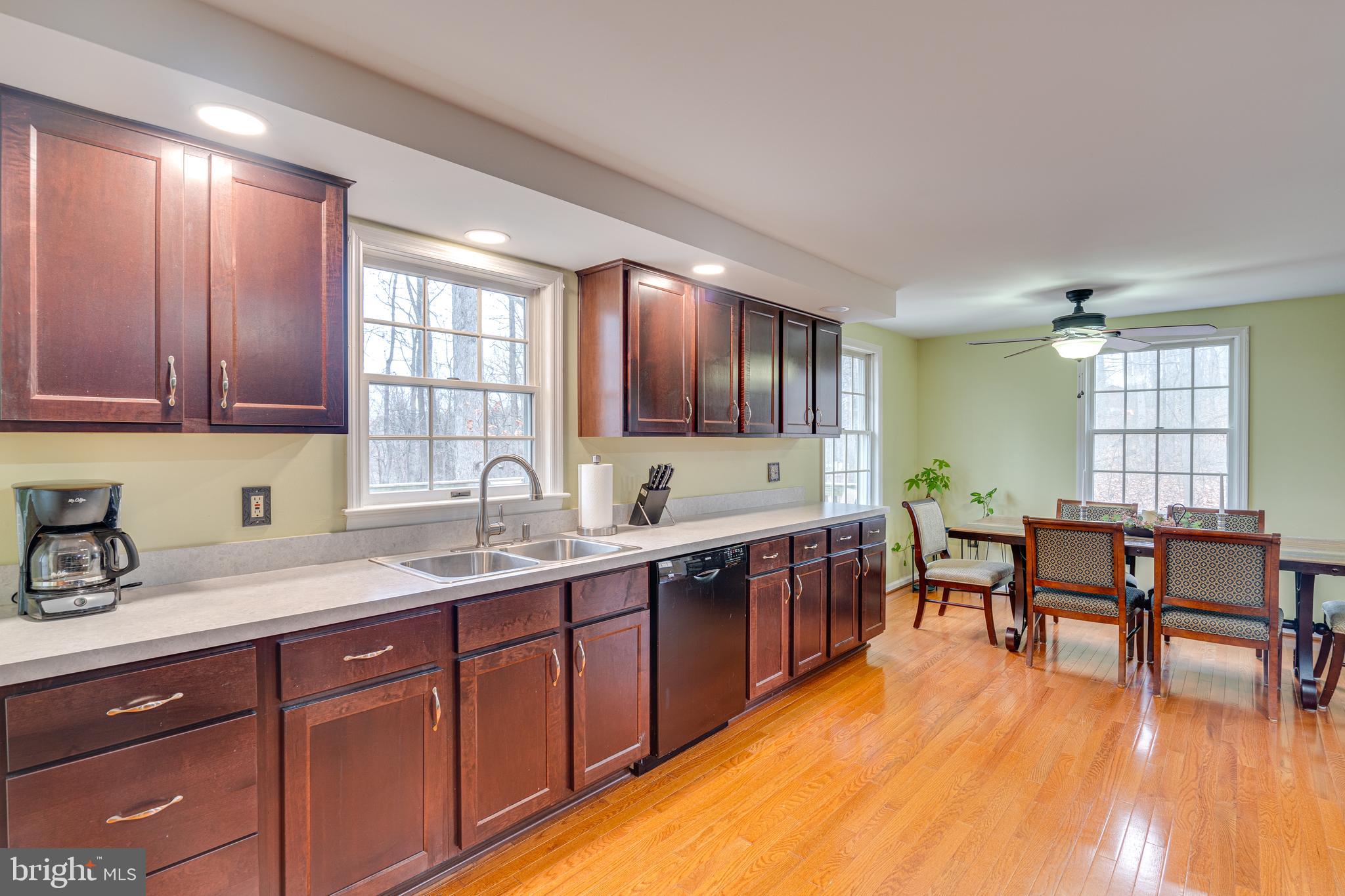 792 Shenandoah River Dr