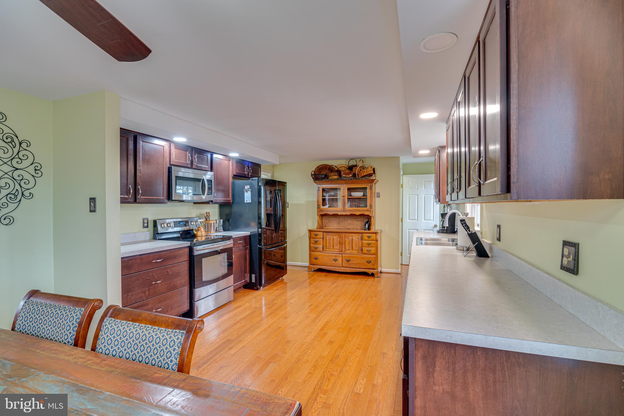 792 Shenandoah River Dr