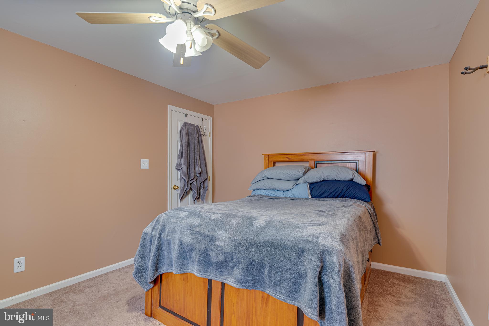792 Shenandoah River Dr
