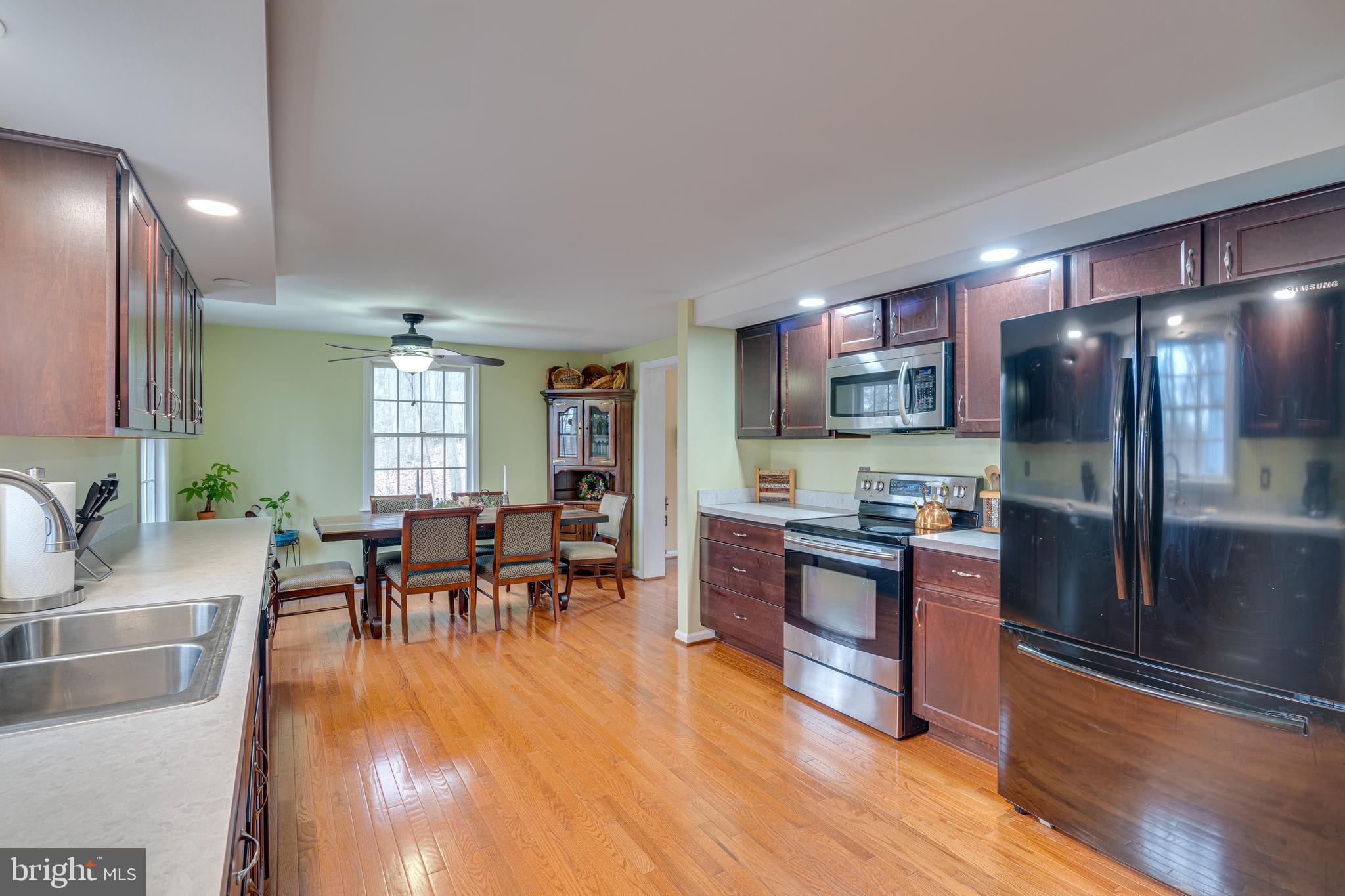 792 Shenandoah River Dr