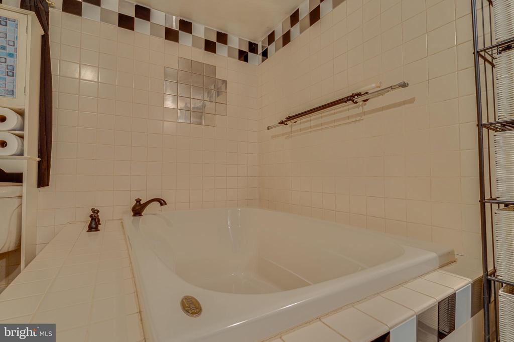 222 Domer Sq