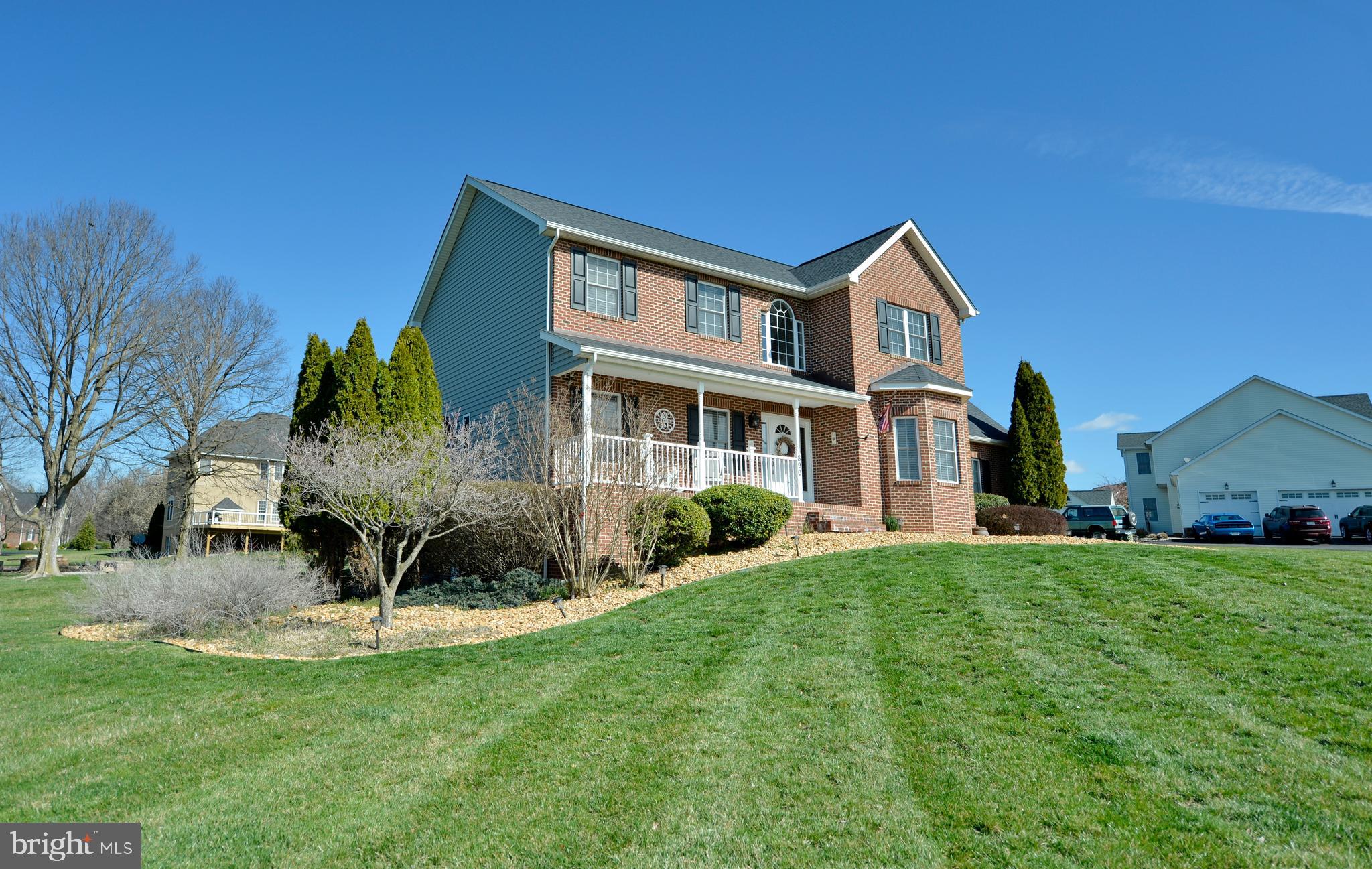 890 Eastland Dr