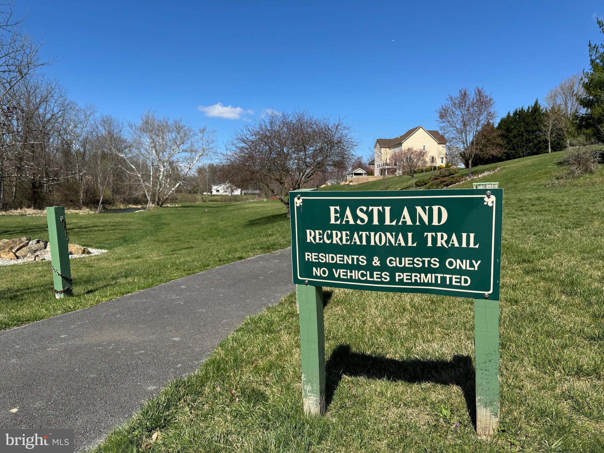 890 Eastland Dr