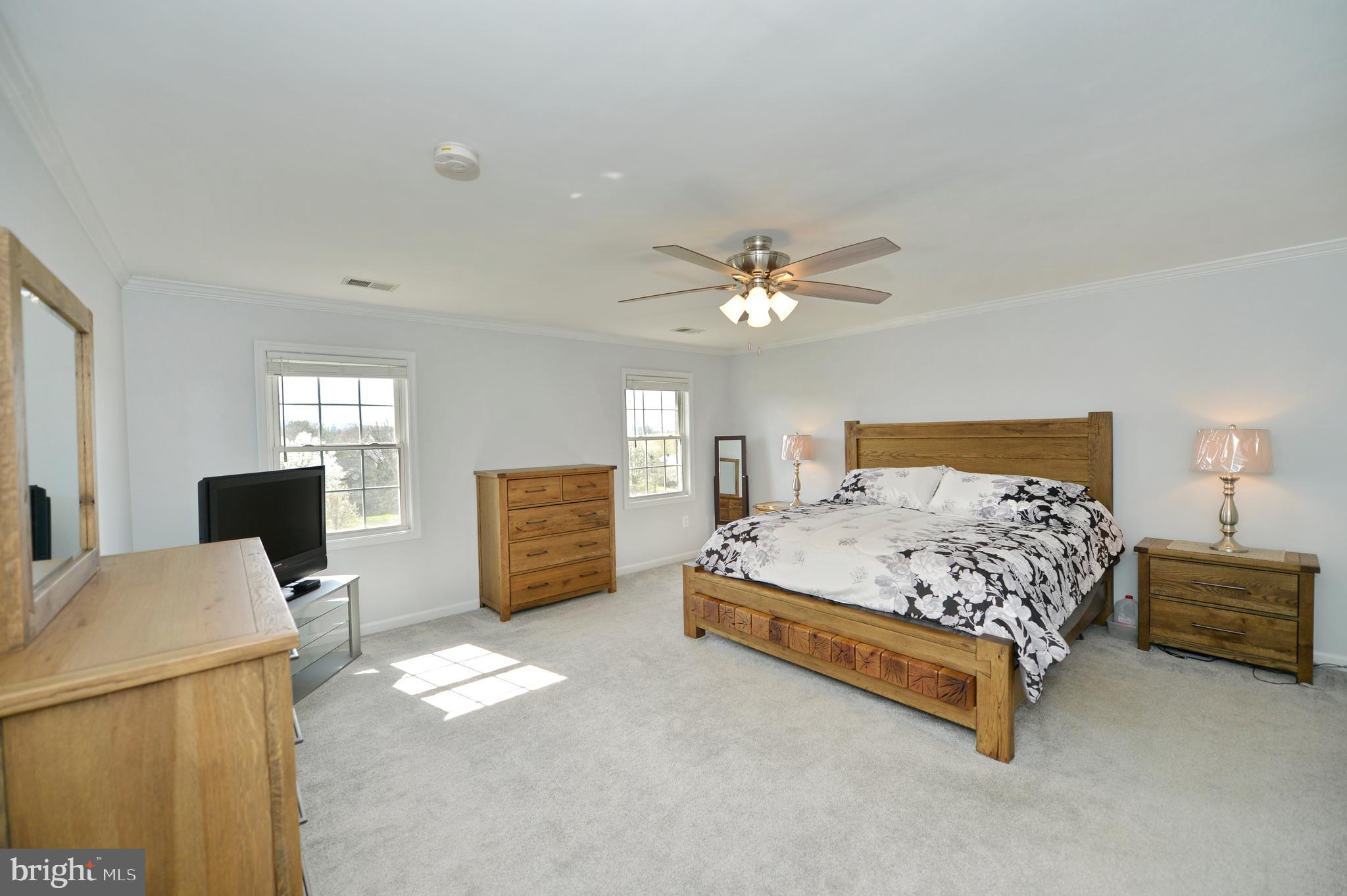 890 Eastland Dr