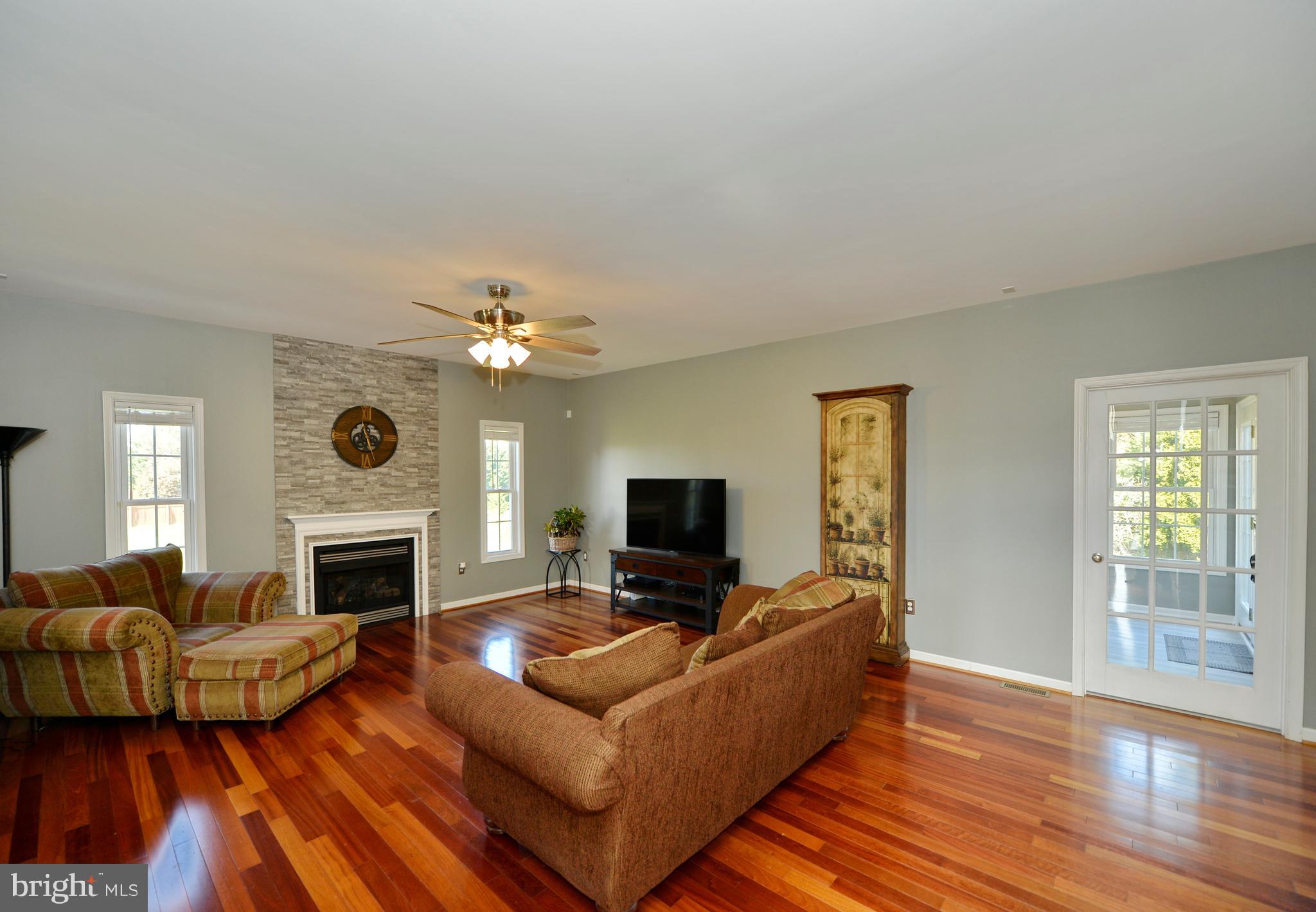 890 Eastland Dr