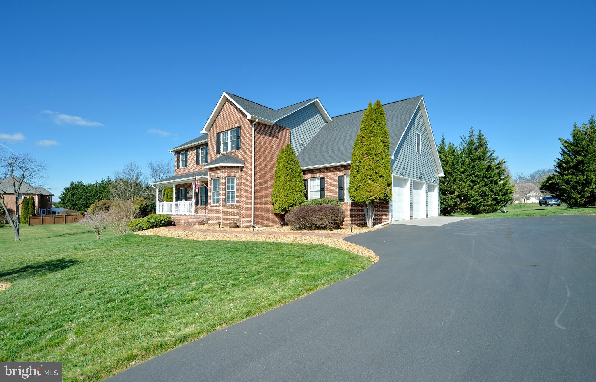 890 Eastland Dr