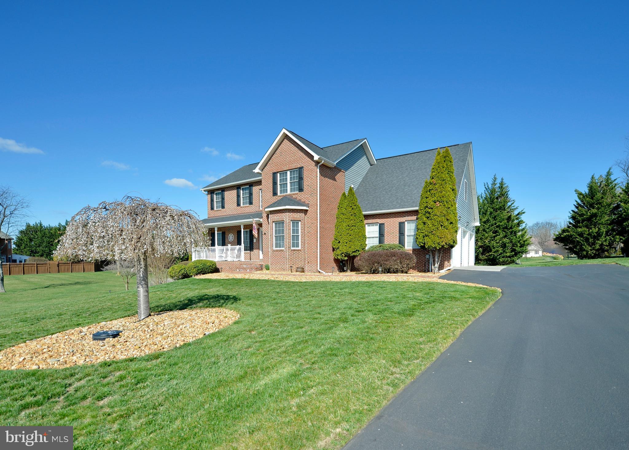 890 Eastland Dr