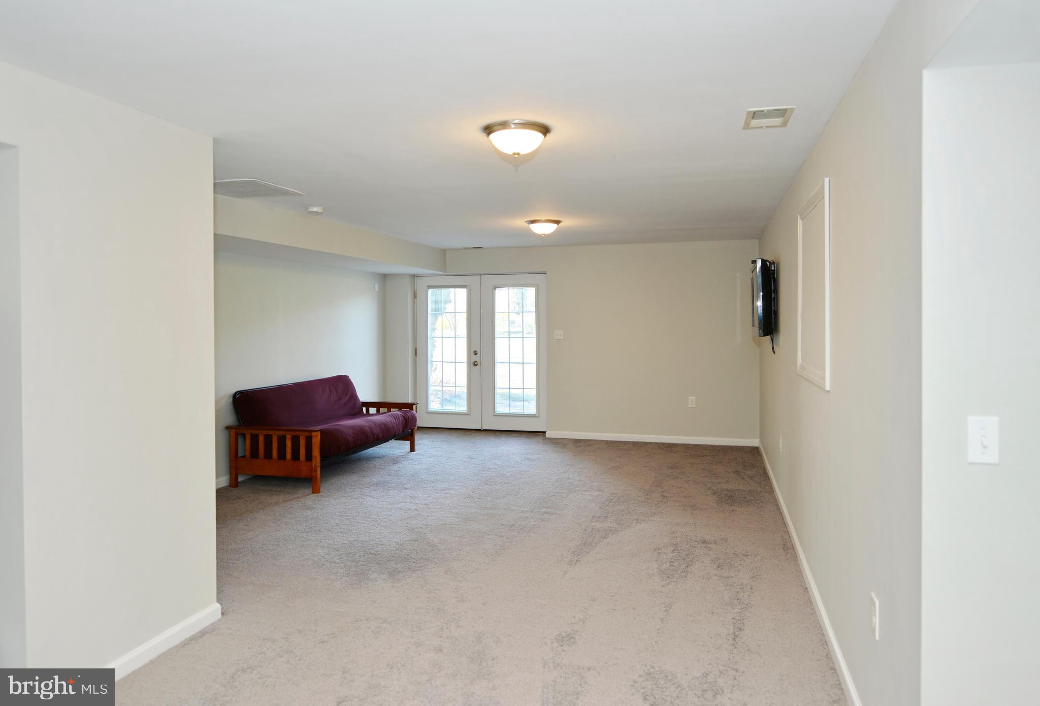 890 Eastland Dr