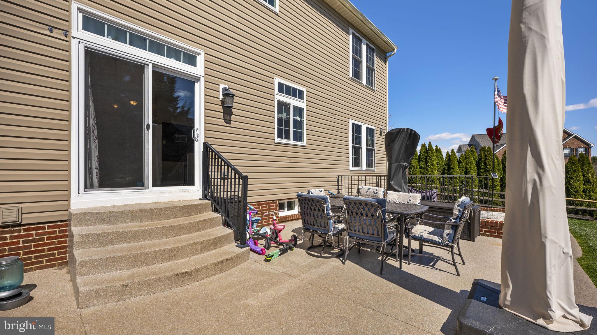 11 GREENBRIAR CIRCLE
