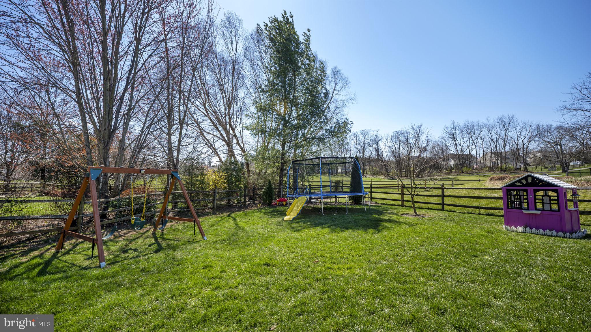 11 GREENBRIAR CIRCLE