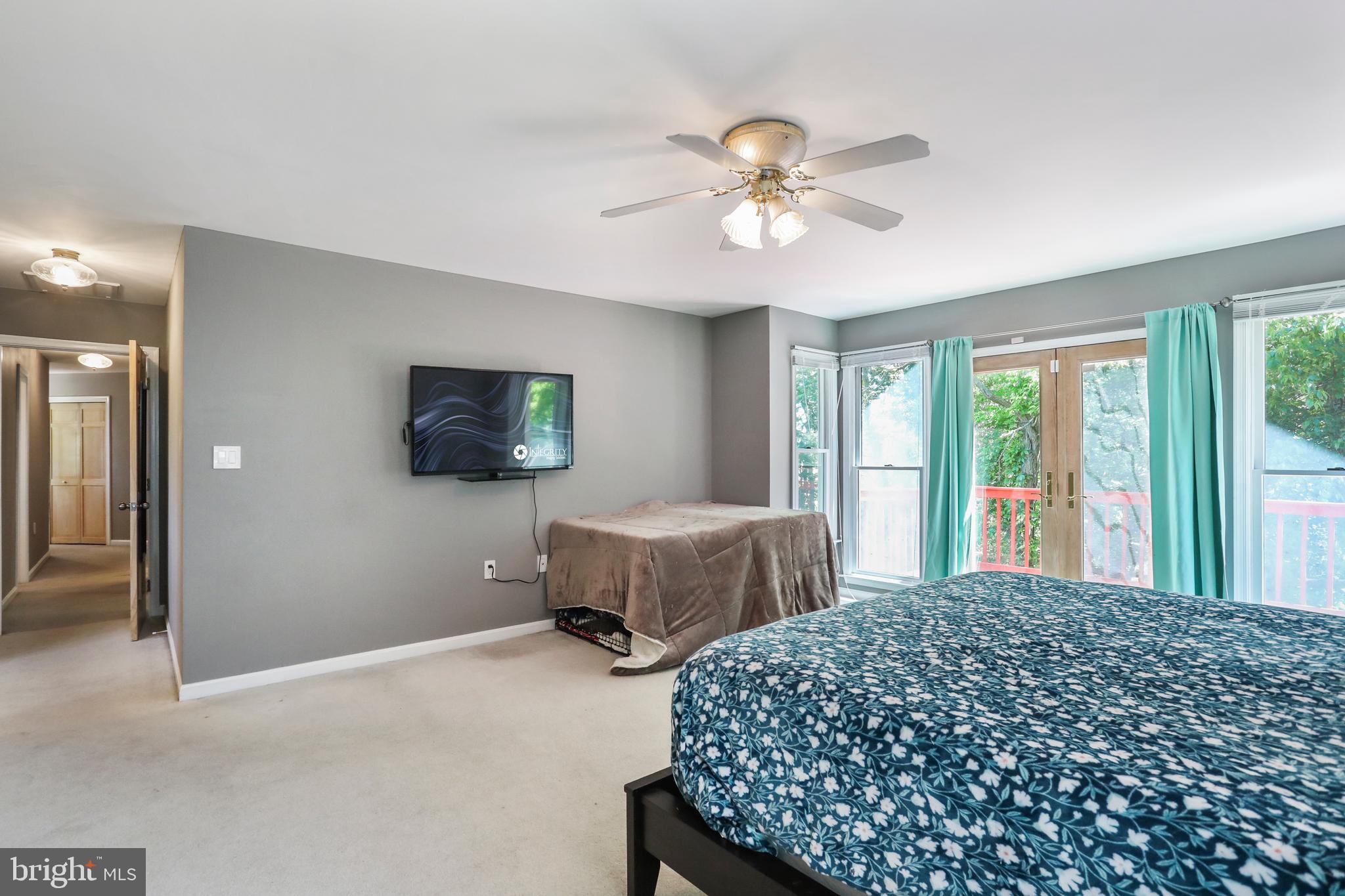 280 Fenway Dr