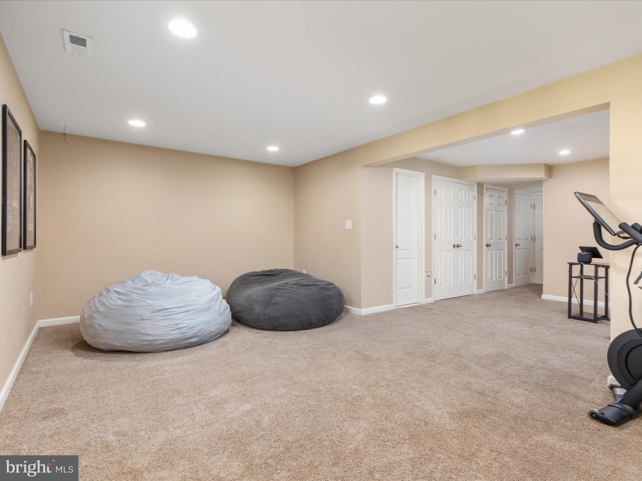 1151 Steed St