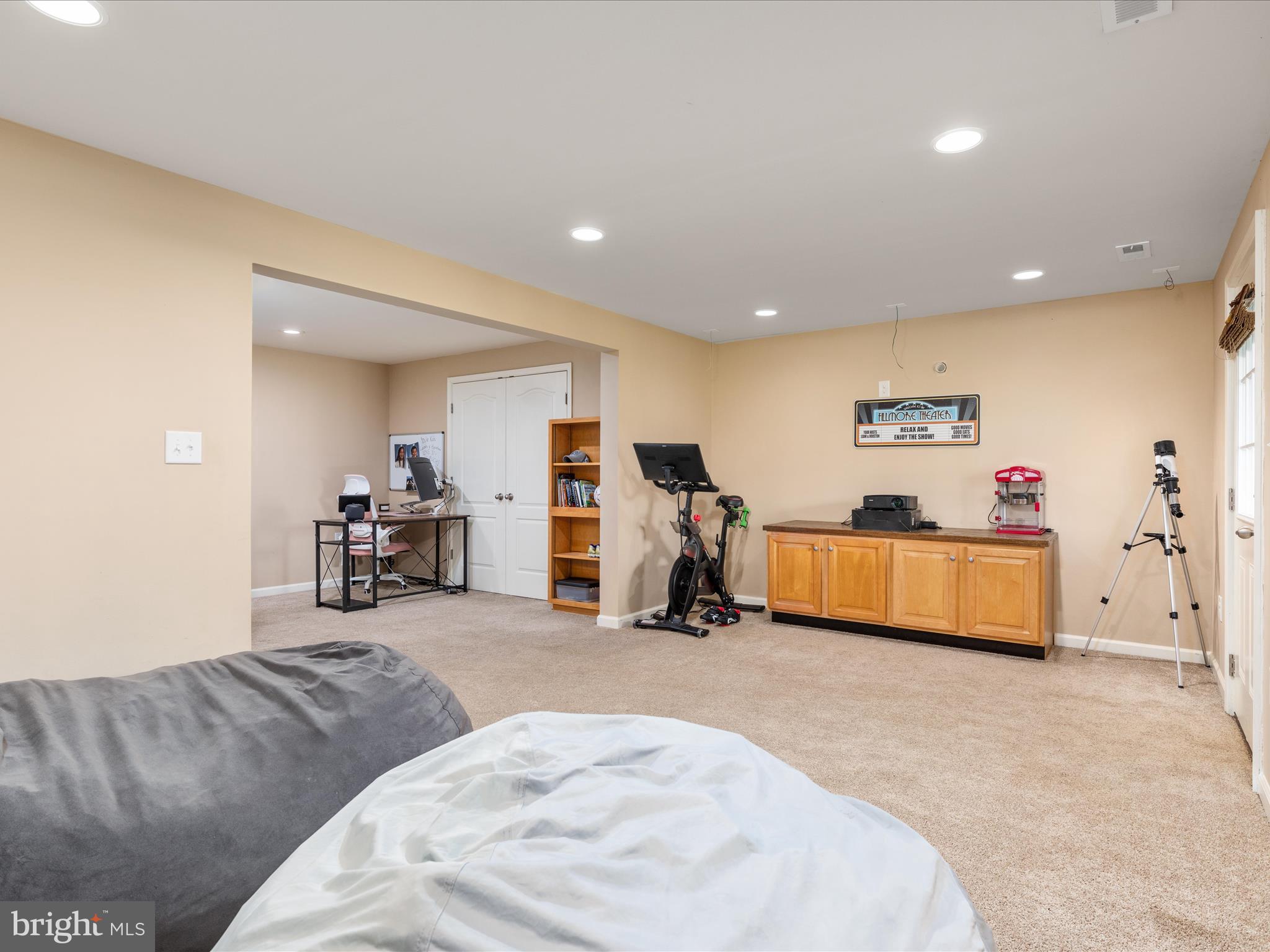 1151 Steed St