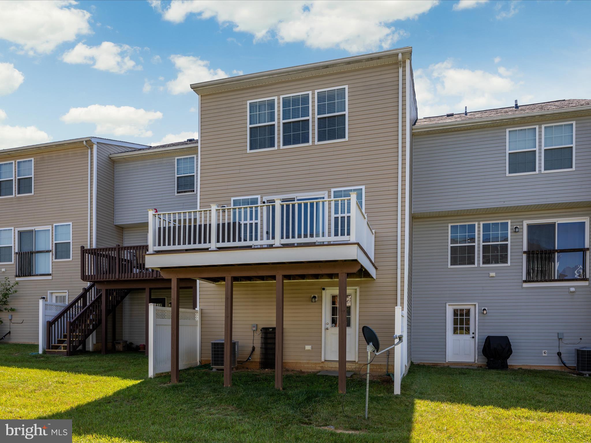 1151 Steed St