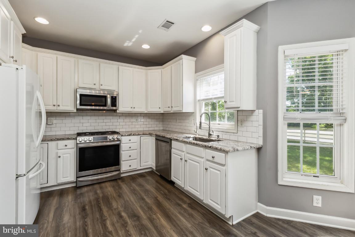 41 DORAL CT