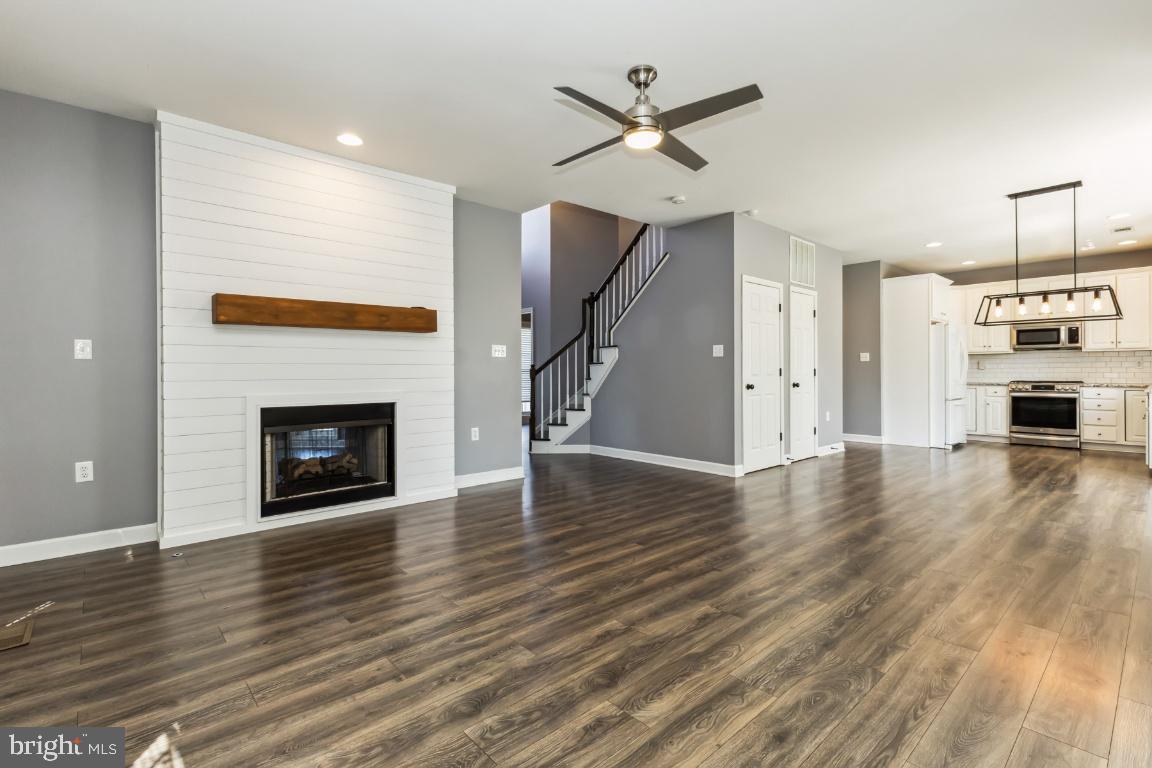 41 DORAL CT
