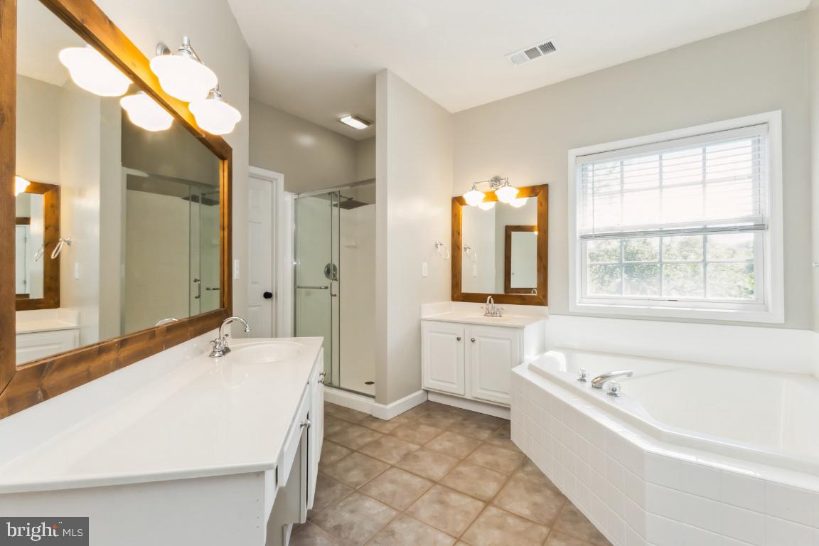 41 DORAL CT