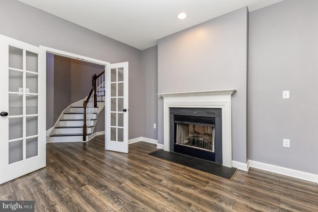 41 DORAL CT