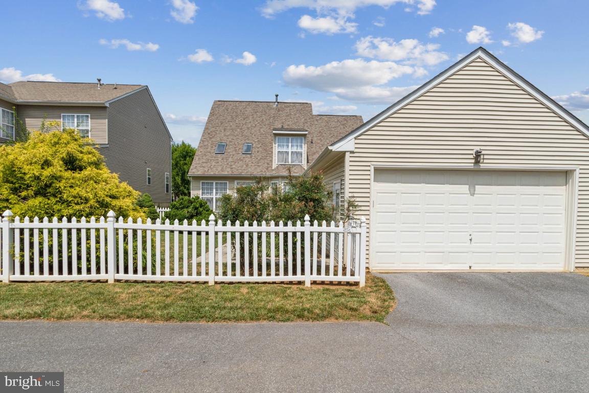 61 Calmes St