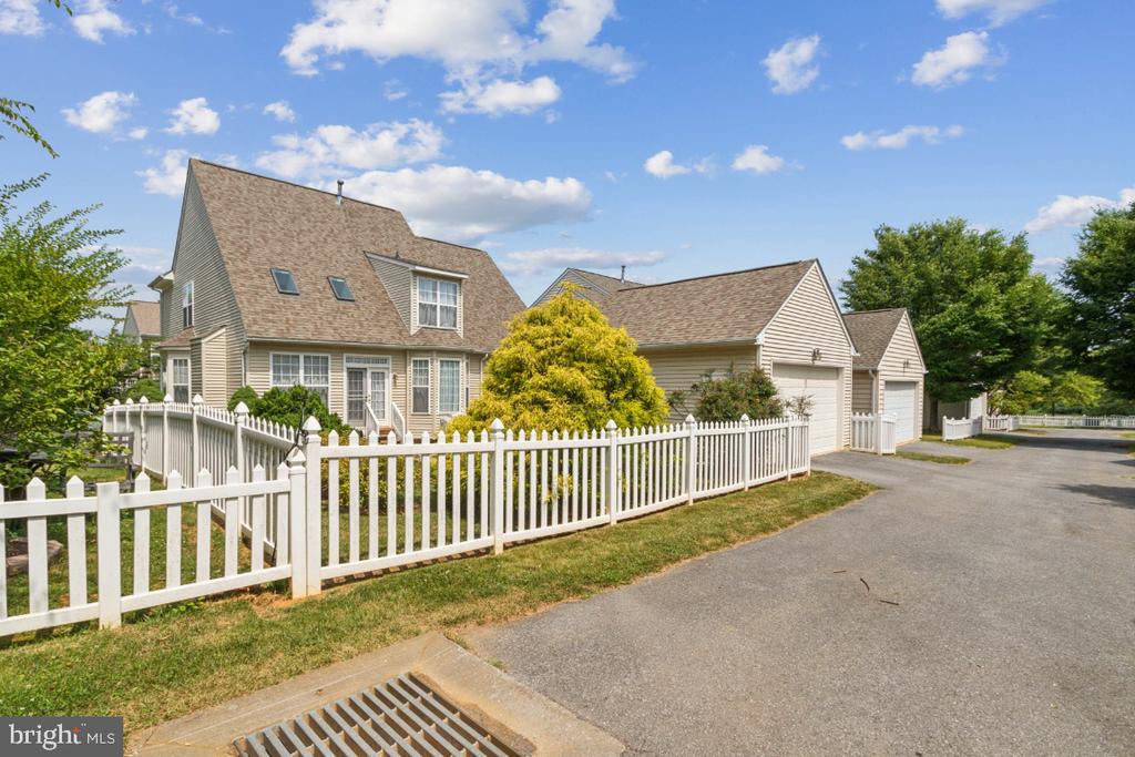 61 Calmes St