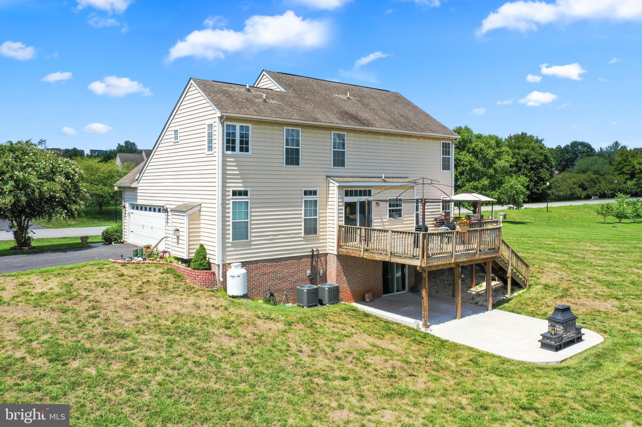 118 Carriage Dr