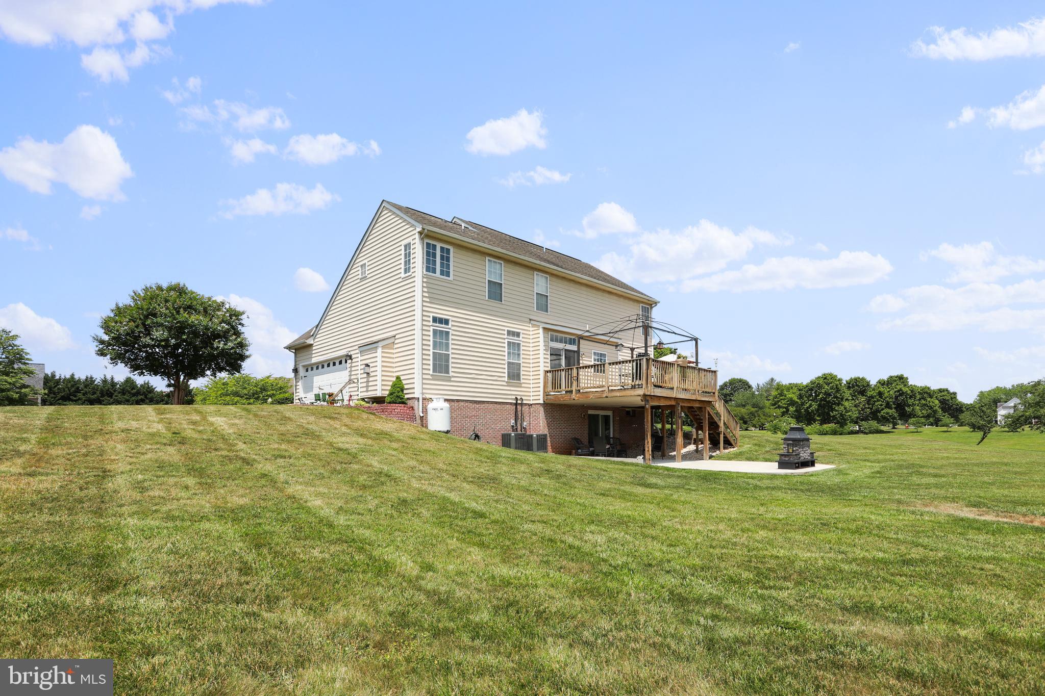 118 Carriage Dr