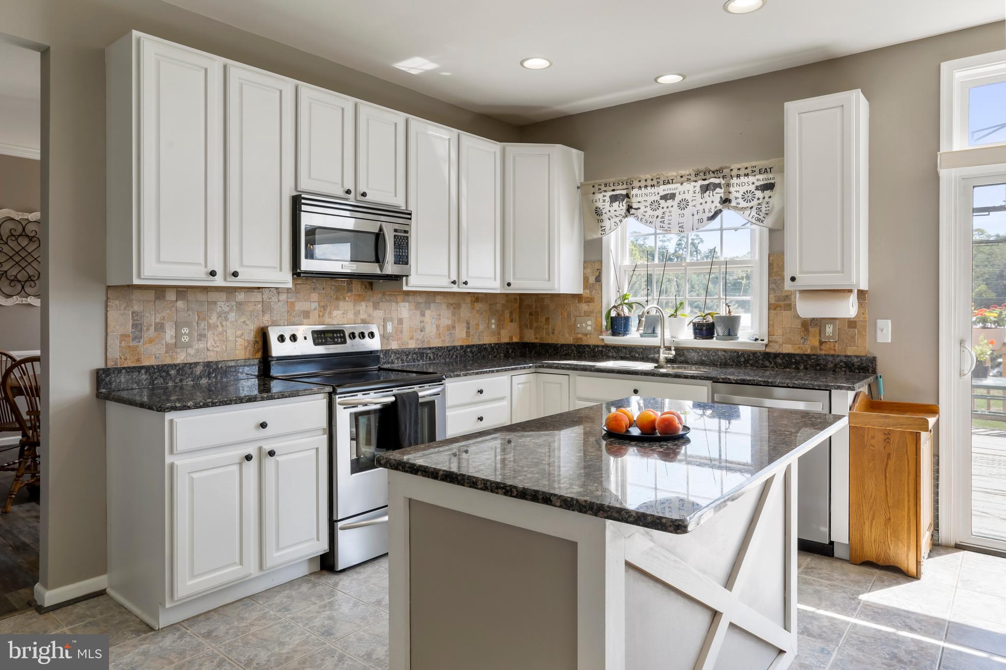 118 Carriage Dr