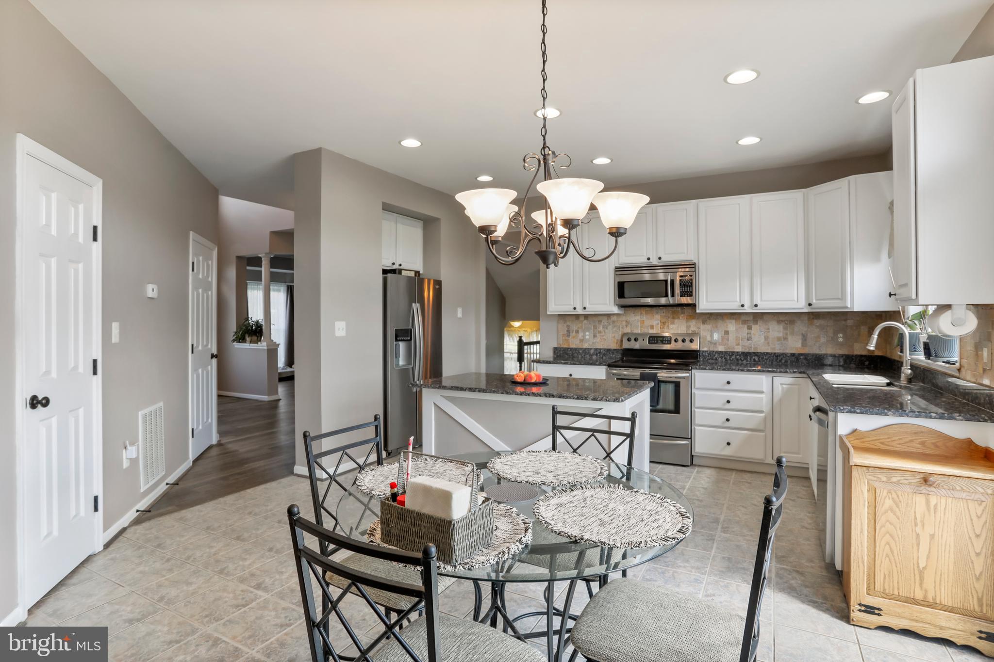 118 Carriage Dr