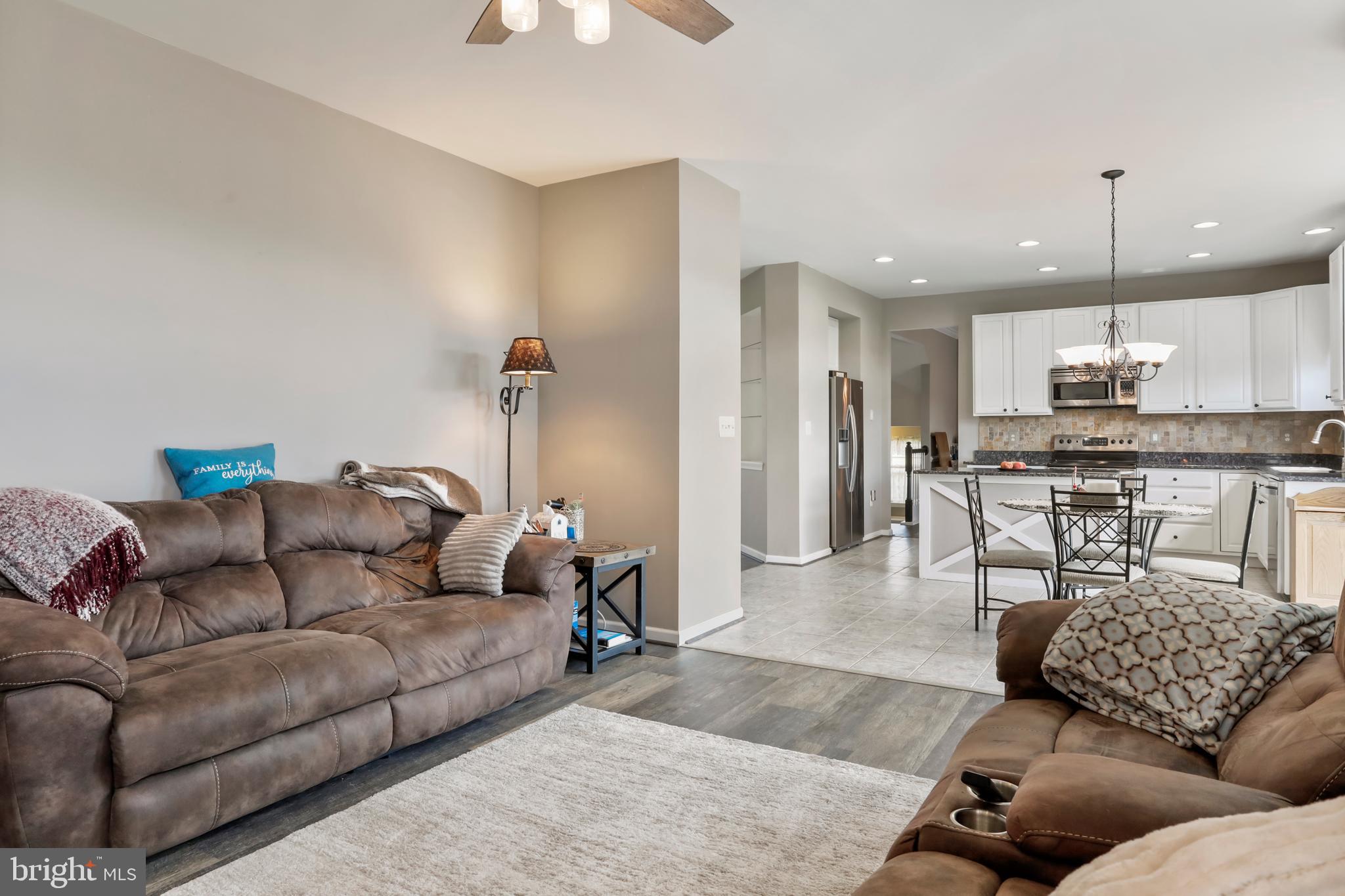 118 Carriage Dr