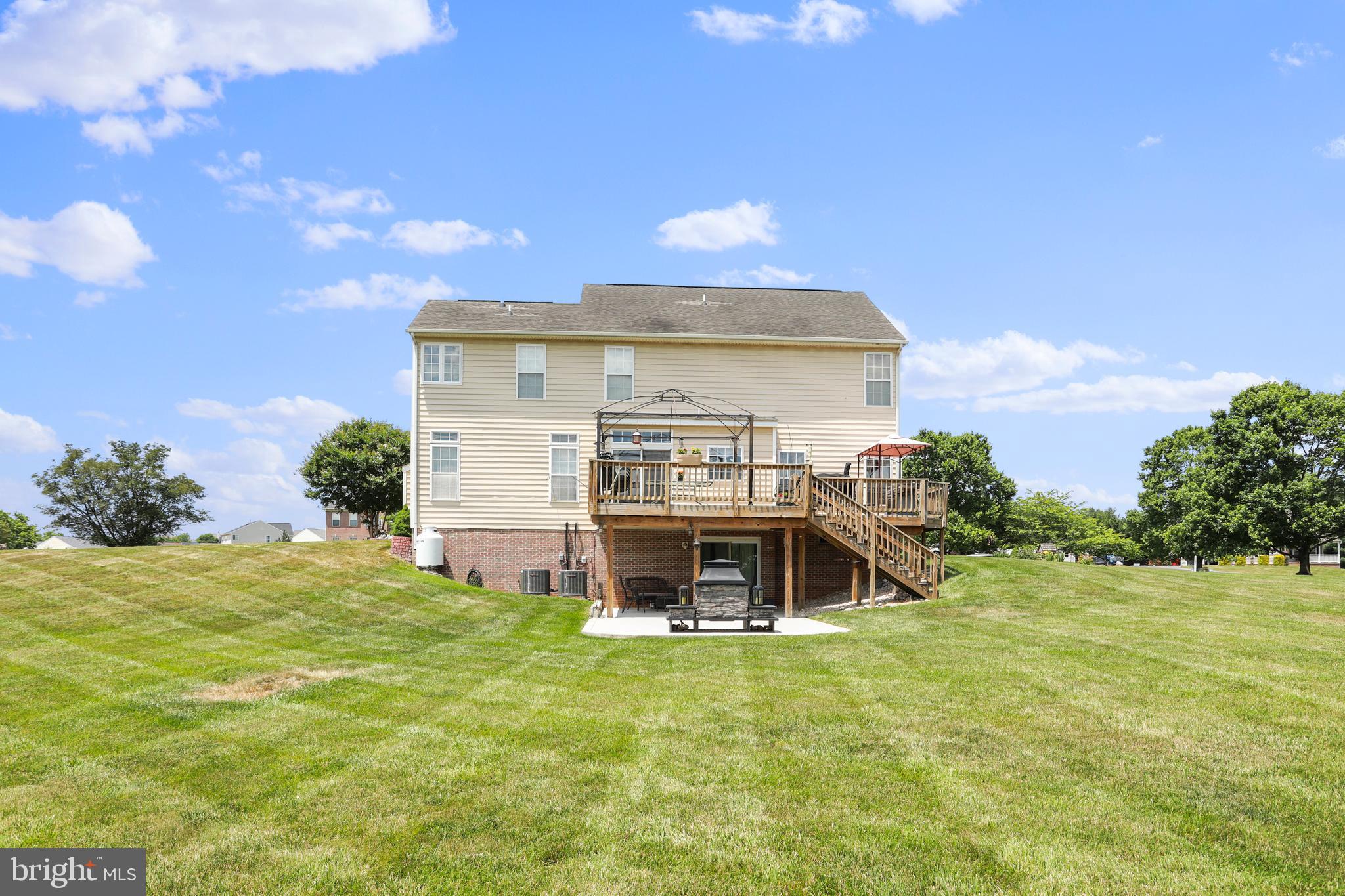 118 Carriage Dr