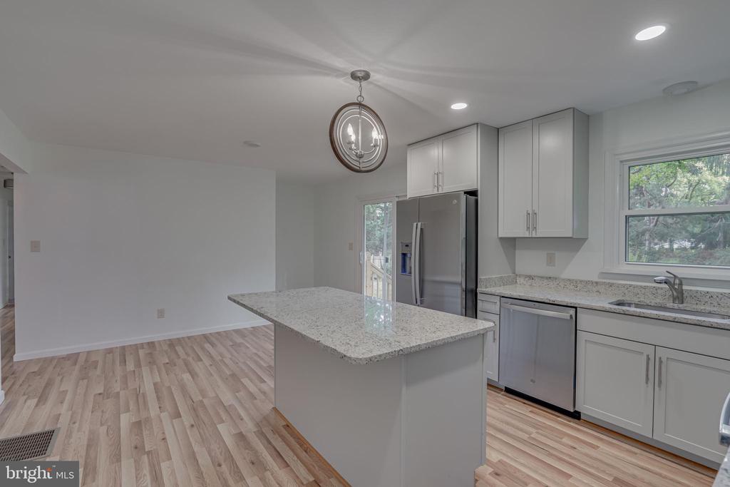 51 Mockingbird Ln