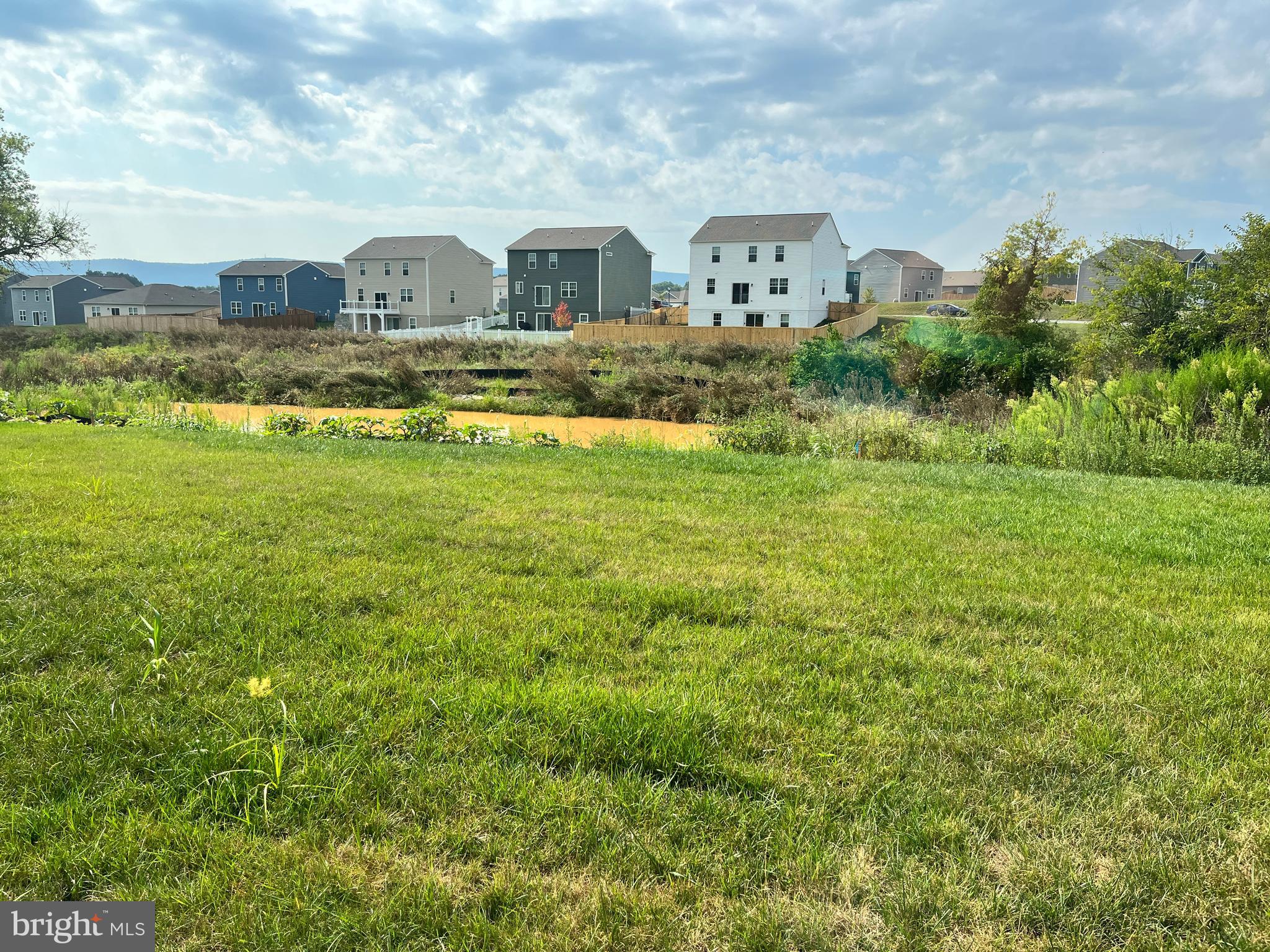 286 CENTERGATE DR