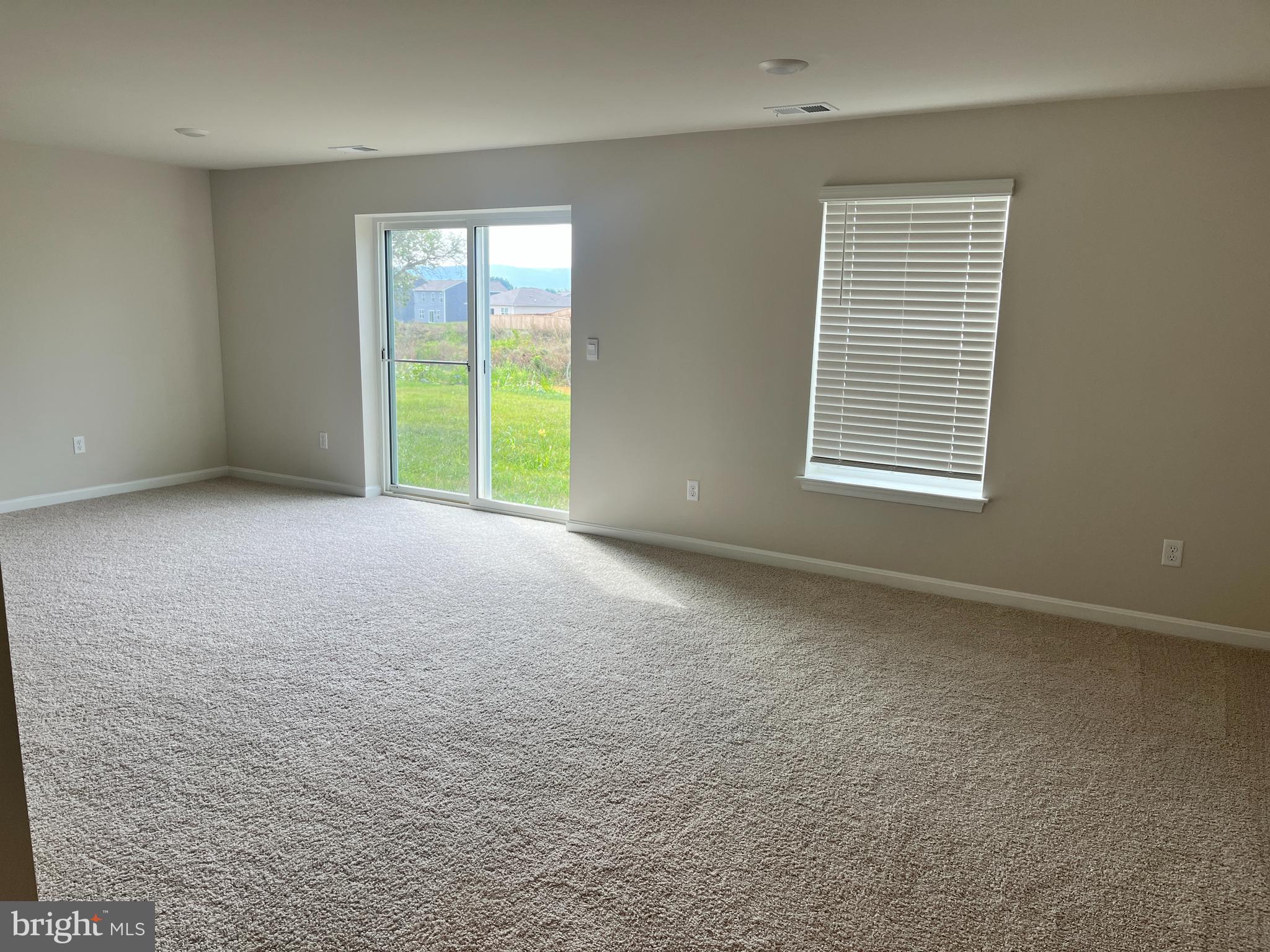286 CENTERGATE DR
