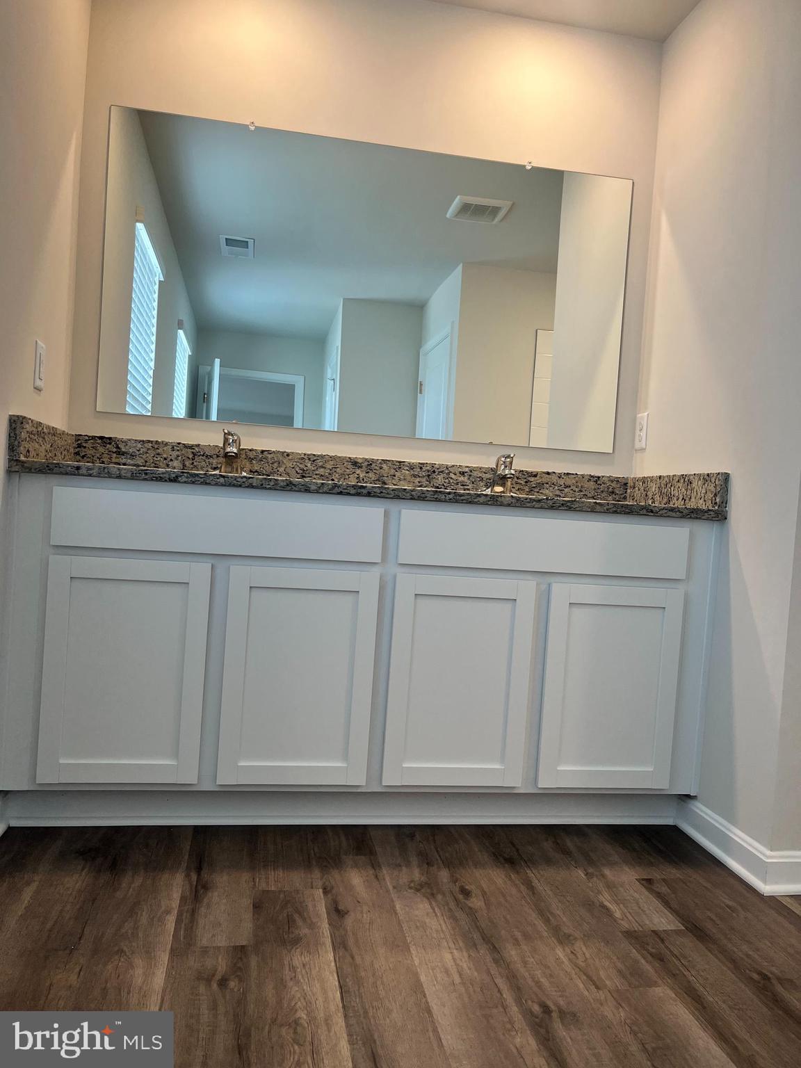 286 CENTERGATE DR