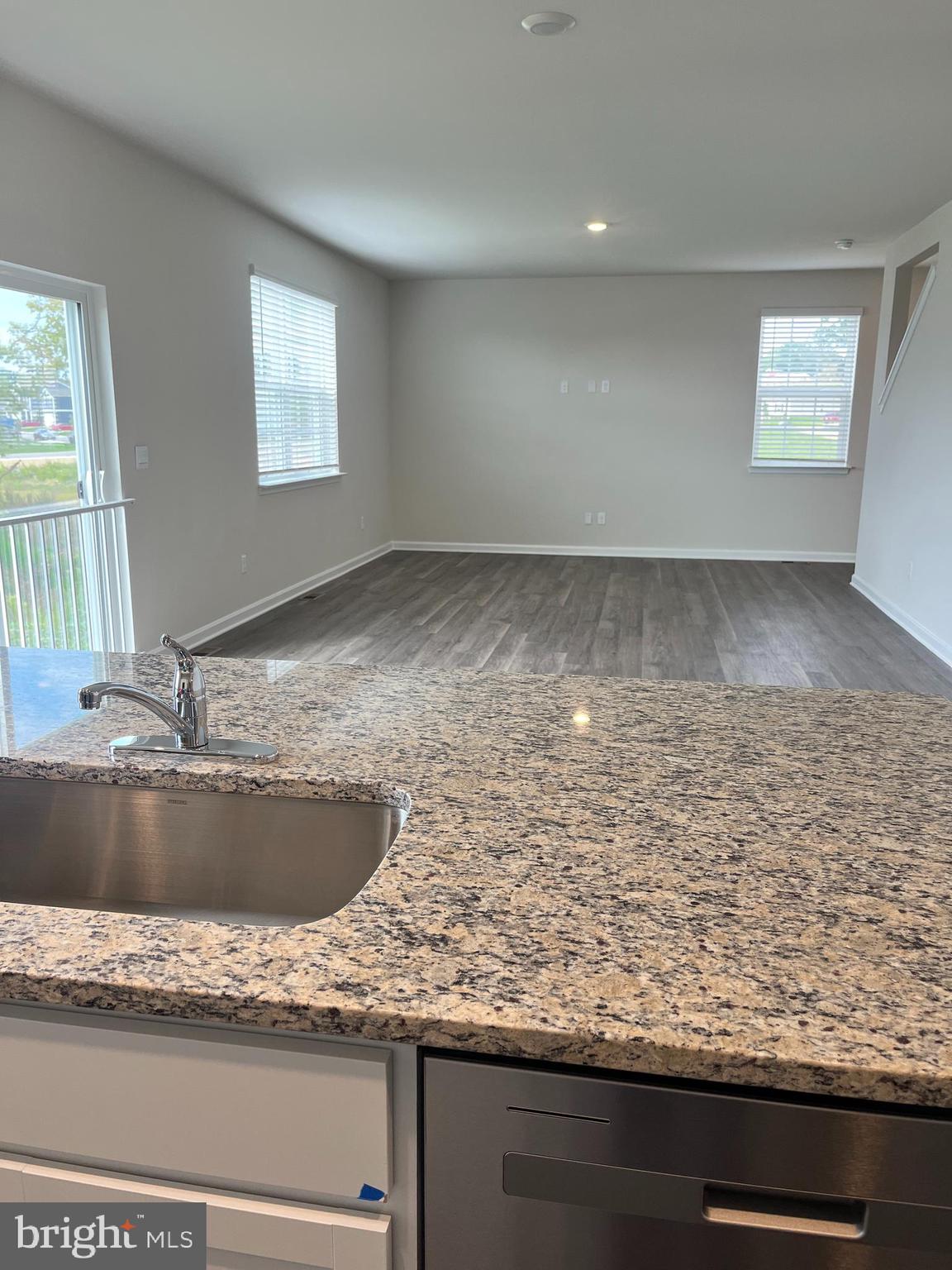 286 CENTERGATE DR