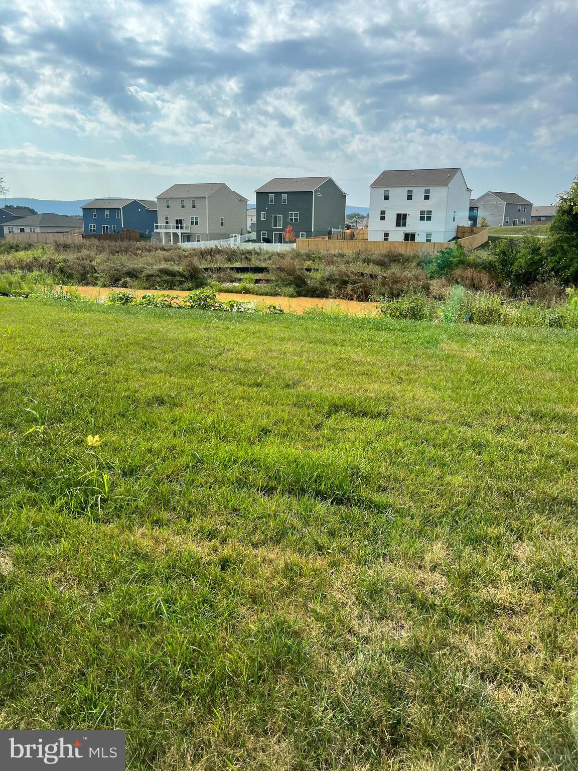 286 CENTERGATE DR