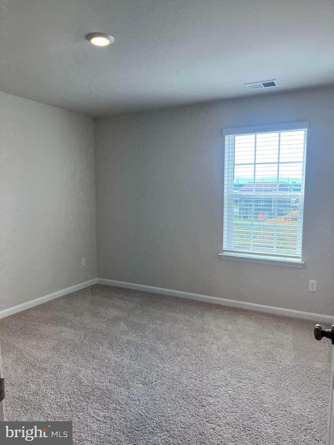 286 CENTERGATE DR
