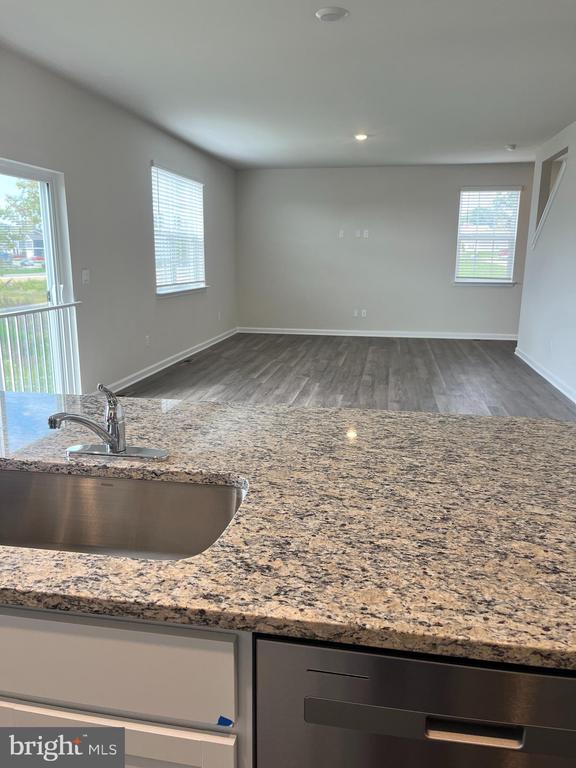 286 CENTERGATE DR